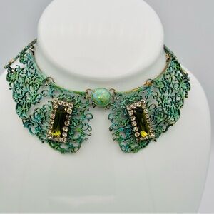 Vintage Elegant Green and Gold Women's Filagree Choker Necklace